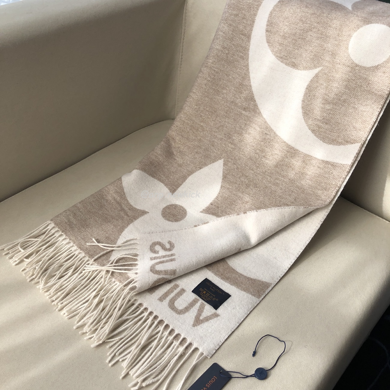 Louis Vuitton Lv Reykjavik Scarf 75x185cm (8) - newkick.app